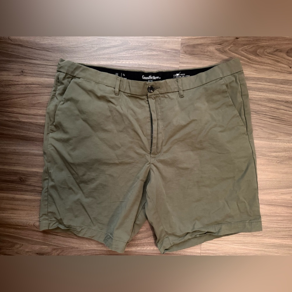 Goodfellow & Co Men's Olive Green 9” Shorts size 42